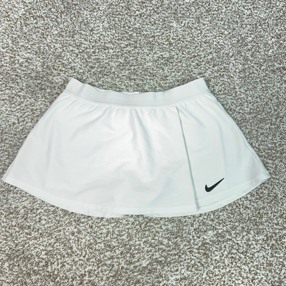 Nike Skort Womens Medium White Athletic Tennis Golf Dri FIT Activewear Swoosh